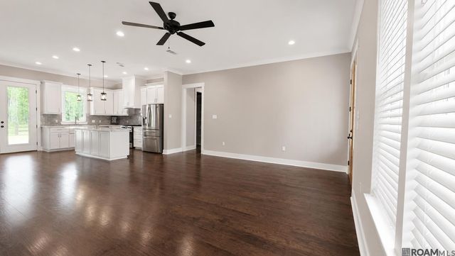 15370 Milldale Rd, Zachary, LA 70791