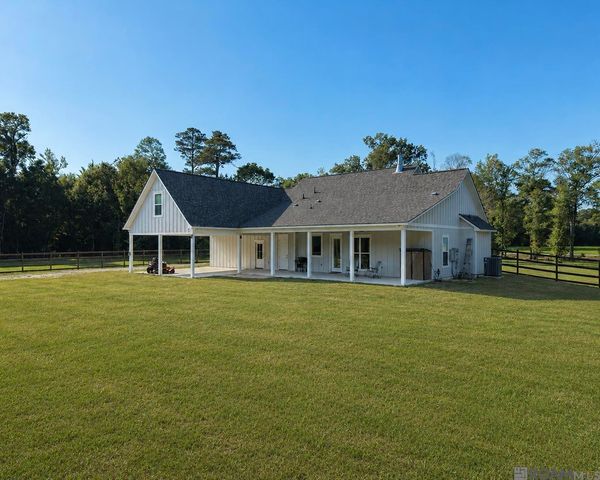 15370 Milldale Rd, Zachary, LA 70791