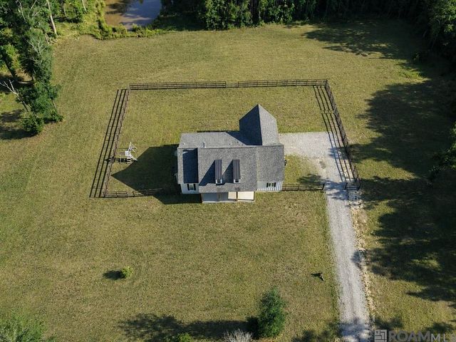 15370 Milldale Rd, Zachary, LA 70791