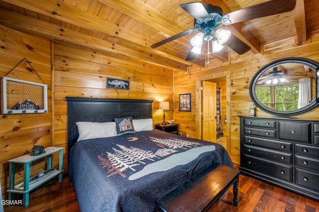 1808 Panther Path Way, Sevierville, TN 37876