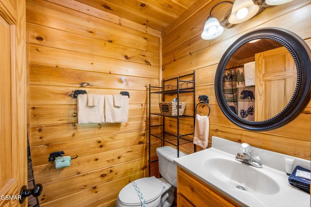 1808 Panther Path Way, Sevierville, TN 37876