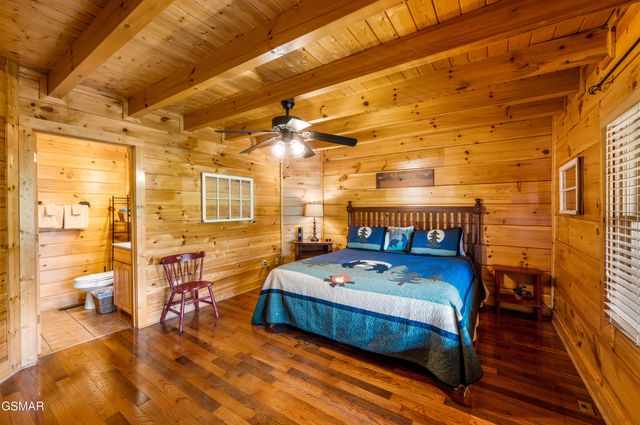 1808 Panther Path Way, Sevierville, TN 37876