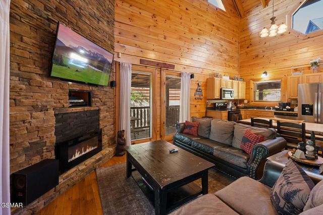 1808 Panther Path Way, Sevierville, TN 37876