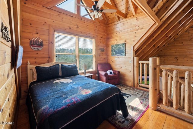 1808 Panther Path Way, Sevierville, TN 37876