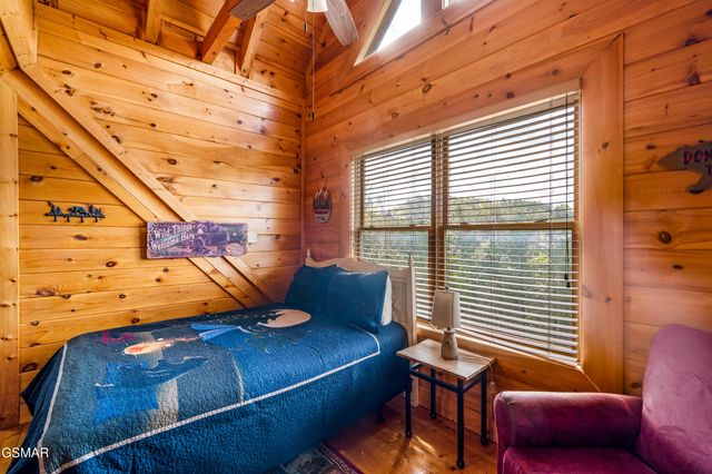 1808 Panther Path Way, Sevierville, TN 37876