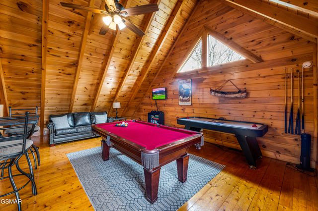 1808 Panther Path Way, Sevierville, TN 37876