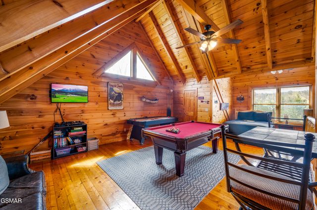 1808 Panther Path Way, Sevierville, TN 37876