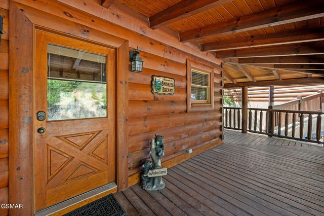 1808 Panther Path Way, Sevierville, TN 37876