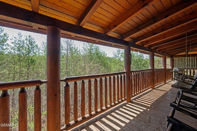 1808 Panther Path Way, Sevierville, TN 37876