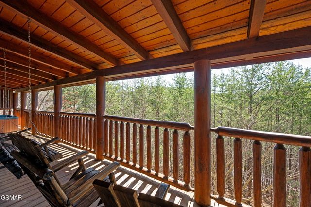 1808 Panther Path Way, Sevierville, TN 37876