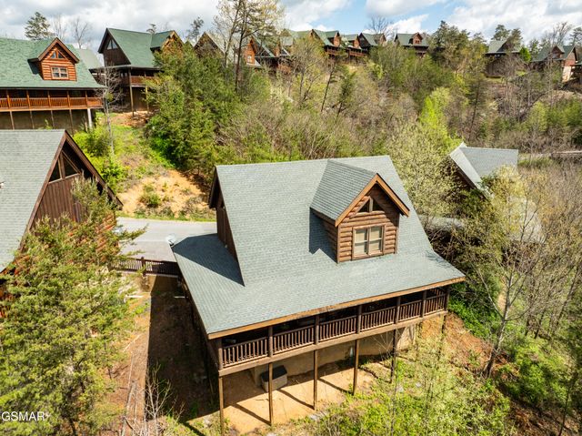 1808 Panther Path Way, Sevierville, TN 37876
