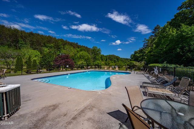 1808 Panther Path Way, Sevierville, TN 37876