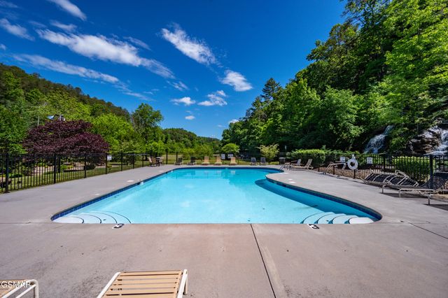 1808 Panther Path Way, Sevierville, TN 37876