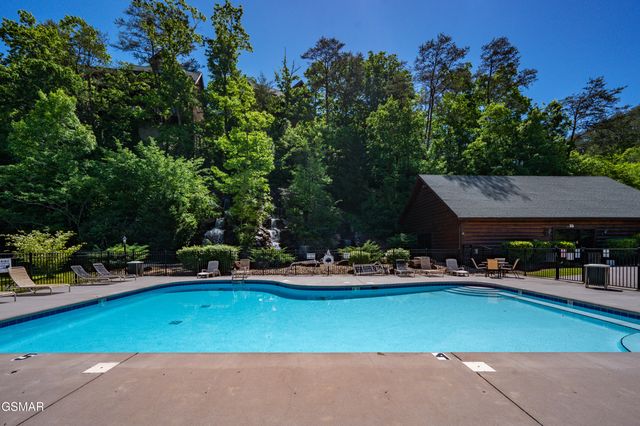 1808 Panther Path Way, Sevierville, TN 37876