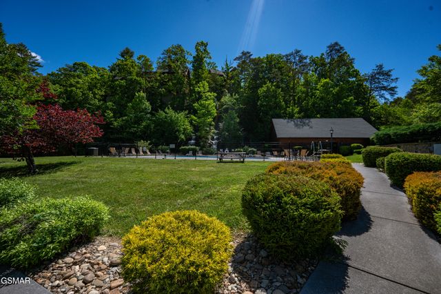 1808 Panther Path Way, Sevierville, TN 37876