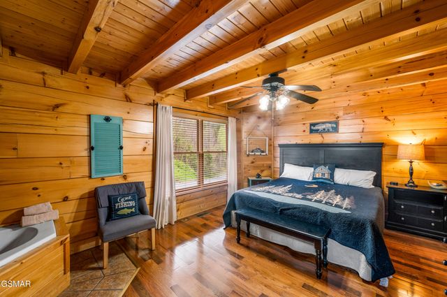 1808 Panther Path Way, Sevierville, TN 37876