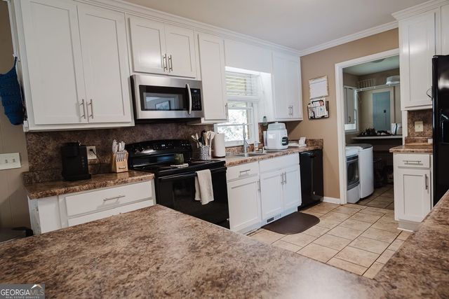 222 Redbud Drive, Barnesville, GA 30204