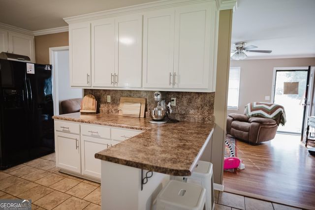 222 Redbud Drive, Barnesville, GA 30204