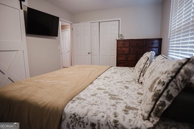 222 Redbud Drive, Barnesville, GA 30204