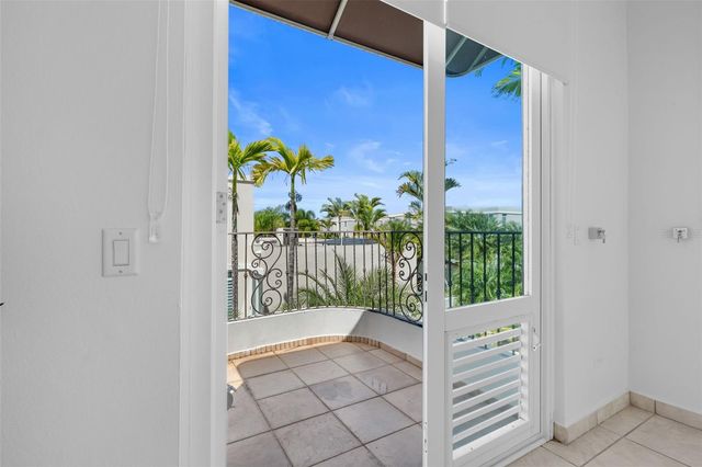 L-9 MAR MEDITERRANEO STREET 698, Dorado, PR 00646