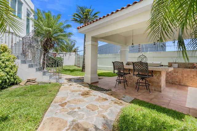 L-9 MAR MEDITERRANEO STREET 698, Dorado, PR 00646