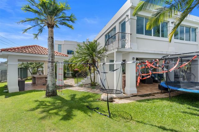 L-9 MAR MEDITERRANEO STREET 698, Dorado, PR 00646