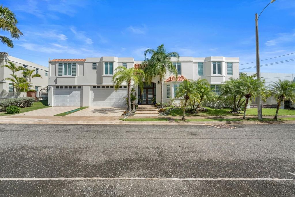 L-9 MAR MEDITERRANEO STREET 698, Dorado, PR 00646