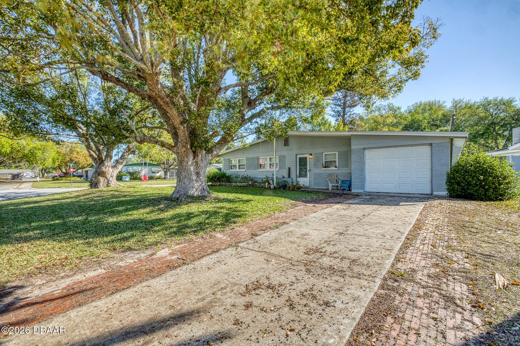 2821 Oak Lea Drive, South Daytona, FL 32119