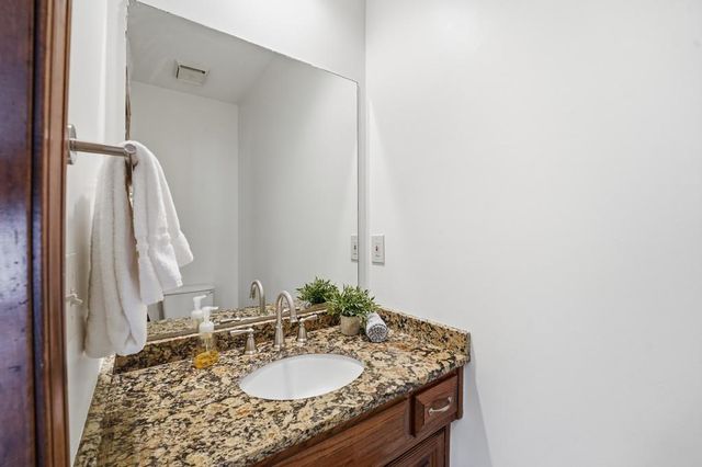 5500 NW 62nd Street, Kansas City, MO 64151