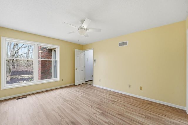 5500 NW 62nd Street, Kansas City, MO 64151