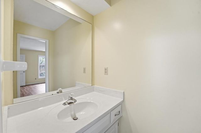 5500 NW 62nd Street, Kansas City, MO 64151