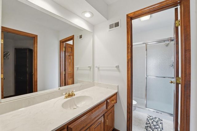 5500 NW 62nd Street, Kansas City, MO 64151