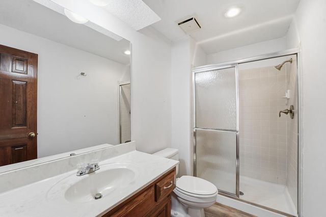 5500 NW 62nd Street, Kansas City, MO 64151