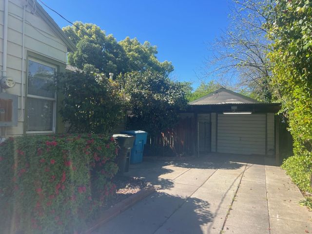 916 Olive St, Yuba City, CA 95991