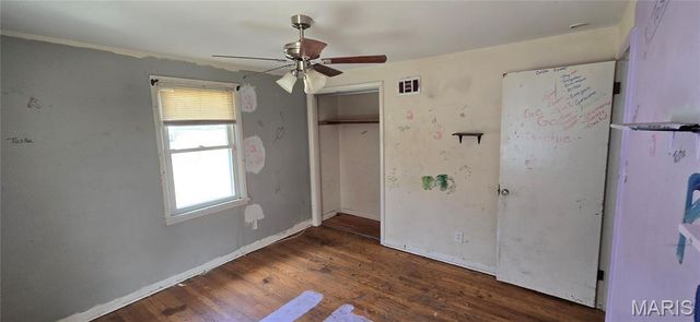 63 S Dellwood Avenue, Crystal Lake Park, MO 63135