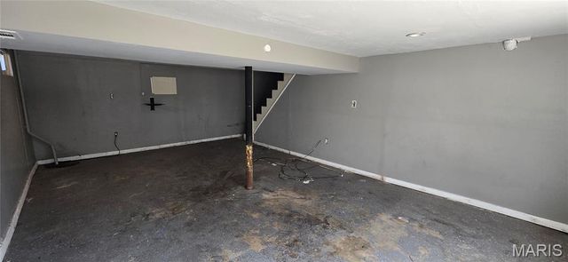 63 S Dellwood Avenue, Crystal Lake Park, MO 63135