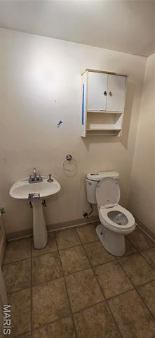 63 S Dellwood Avenue, Crystal Lake Park, MO 63135