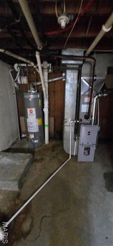 63 S Dellwood Avenue, Crystal Lake Park, MO 63135