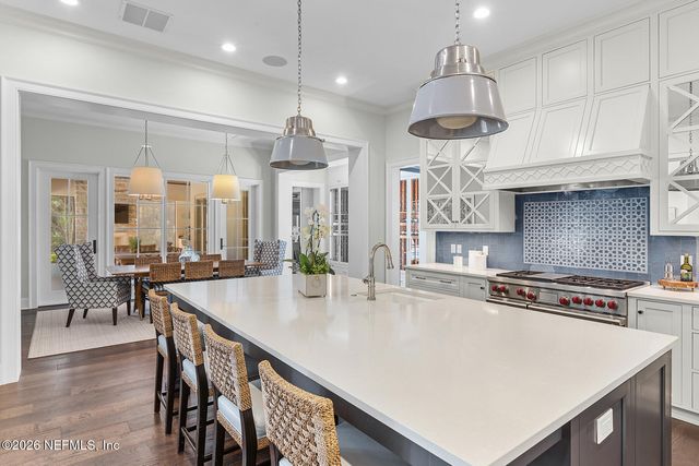 5329 COMMISSIONERS Drive, Jacksonville, FL 32224