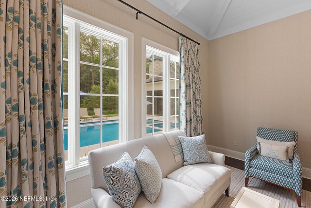 5329 COMMISSIONERS Drive, Jacksonville, FL 32224