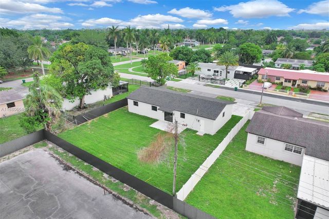2225 NW 195th St, Miami Gardens, FL 33056