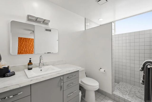 1777 Puterbaugh Street, San Diego, CA 92103