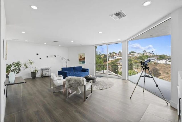 1777 Puterbaugh Street, San Diego, CA 92103