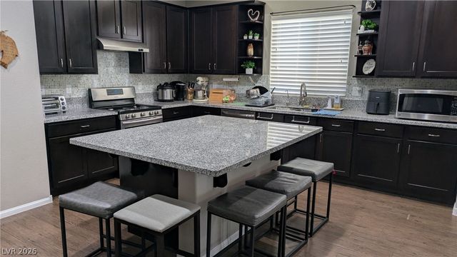 1517 Eagles Pass Avenue, North Las Vegas, NV 89084