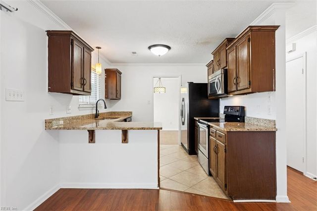 722 Longleaf Ln, Newport News, VA 23608