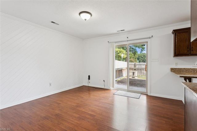 722 Longleaf Ln, Newport News, VA 23608