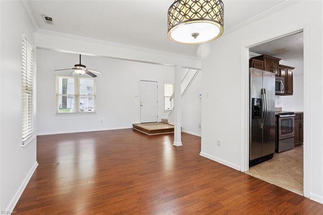 722 Longleaf Ln, Newport News, VA 23608