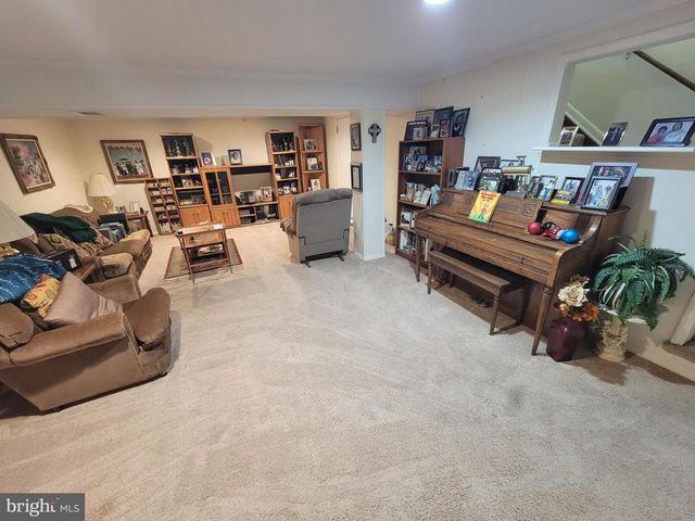 7303 HASTINGS DR, Capitol Heights, MD 20743