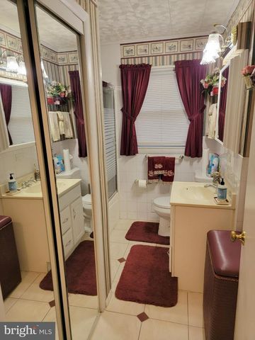 7303 HASTINGS DR, Capitol Heights, MD 20743