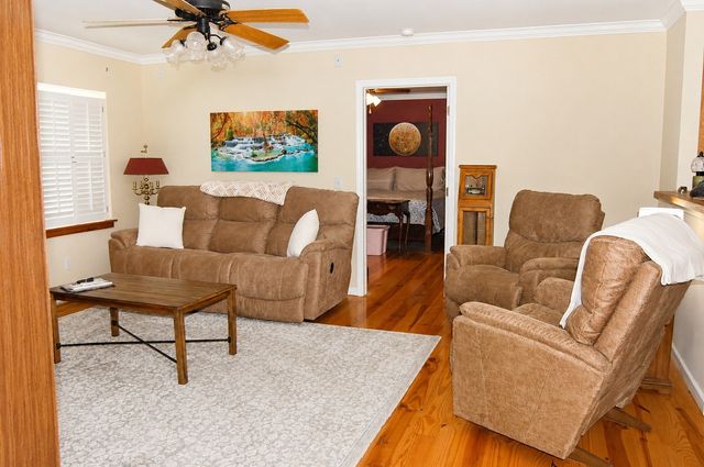 6866 Cuba Landing Rd, Waverly, TN 37185